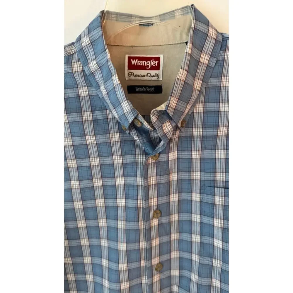 Wrangler Premium Quality Blue Plaid Short Sleeve Button-Up Shirt L